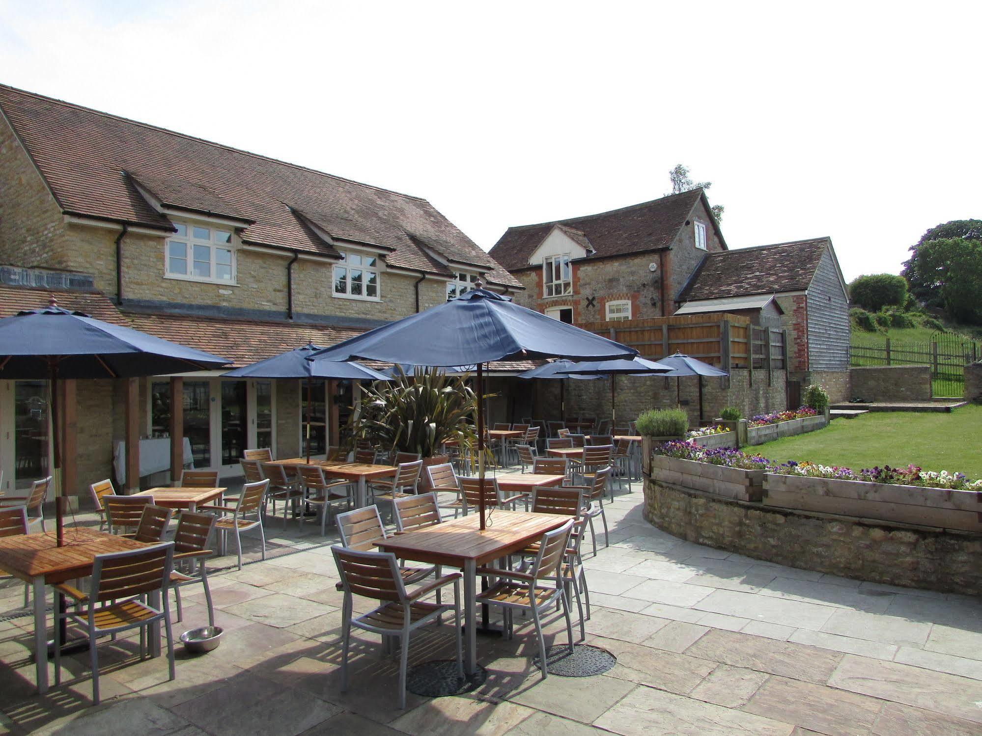 The Kings Arms Hotel Stowel Buitenkant foto